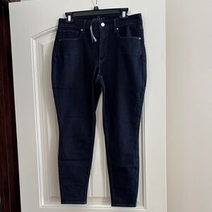 NWT WHBM curvy sculpt skinny ankle jean. Size 8 curvy short.